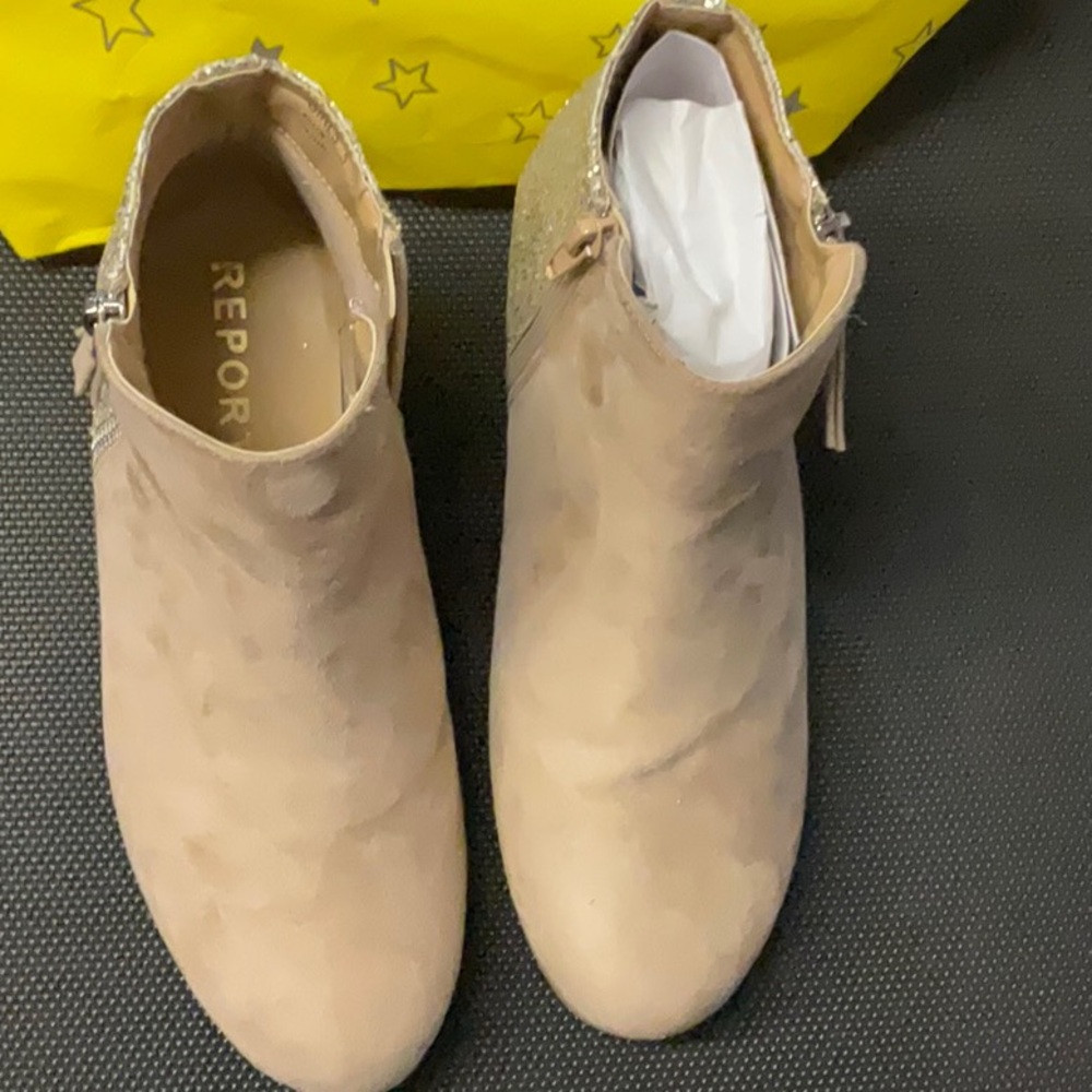 Newest tags stitch fix in the bag shoes size 5y